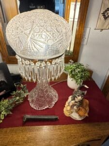 American-Brilliant-Cut-Glass-Mushroom-Lamp-with-Prisms