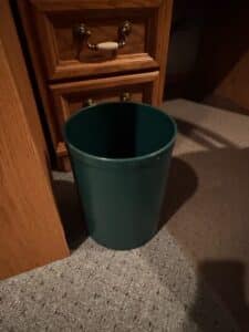 Dark-Green-Plastic-Wastebasket