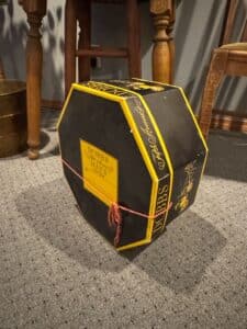 Vintage-Dobbs-Fifth-Avenue-Hats-Hexagonal-Hat-Box-with-Automobile-Illustration