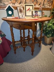 Vintage-Oak-Gateleg-Drop-Leaf-Table