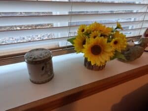 Vintage-Sunflower-Tin-with-Lid