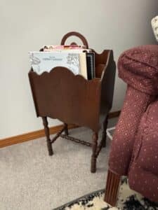 Vintage-Wooden-Magazine-Rack-with-Scalloped-Edge-and-Turned-Legs