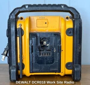 DEWALT-DCR-Work-Site-Radio-second-image