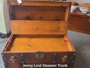 Jenny-Lind-Steamer-Trunk