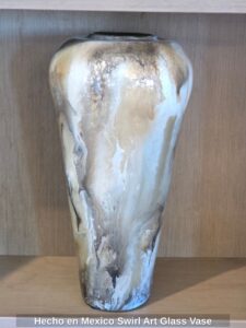 Hecho-en-Mexico-Swirl-Art-Glass-Vase-1