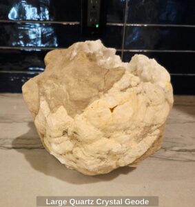 Large-Quartz-Crystal-Geode-1