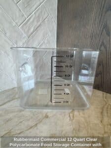 Rubbermaid-Commercial-Quart-Clear-Polycarbonate-Food-Storage-Container-with-Graduated-Measurements