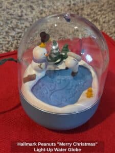 Hallmark-Peanuts-Merry-Christmas-Light-Up-Water-Globe