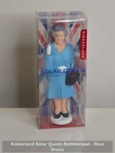 Kikkerland-Solar-Queen-Bobblehead-Blue-Dress
