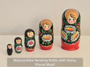 Matryoshka-Nesting-Dolls-with-Daisy-Floral-Motif