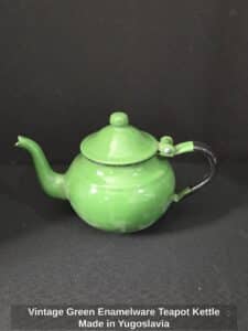 Vintage-Green-Enamelware-Teapot-Kettle-Made-in-Yugoslavia