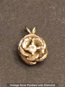 Vintage-Rose-Pendant-with-Diamond