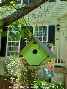Wooden-Birdhouse-with-Textured-Roof