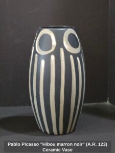 Pablo-Picasso-Hibou-marron-noir-A.R.-Ceramic-Vase