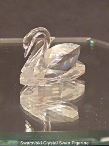 Swarovski-Crystal-Swan-Figurine