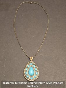Teardrop-Turquoise-Southwestern-Style-Pendant-Necklace