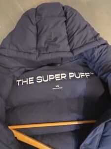 Aritzia-TNA-The-Super-Puff-Shorty-Puffer-Jacket-third-image