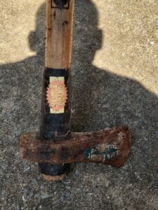 Blacksmith-Splitting-Maul-with-Japanese-Stickers