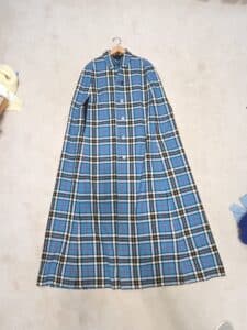 Burberry-Reversible-Plaid-and-Black-Wool-Blend-Cape-fourth-image-Copy
