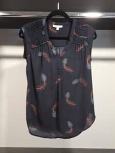 DR-by-Daniel-Rainn-Feather-Print-V-Neck-Cap-Sleeve-Blouse