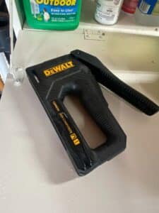 DeWalt-Carbon-Composite-Tacker-DWHT