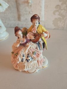 Dresden-Lace-Porcelain-Figurine-of-a-Couple-Playing-Music