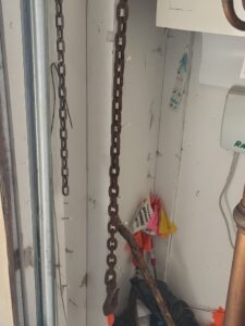 Heavy-Duty-Metal-Chain-with-Hook