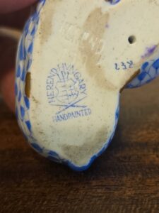 Herend-Porcelain-Handpainted-Blue-Fishnet-Bunny-Figurine-third-image