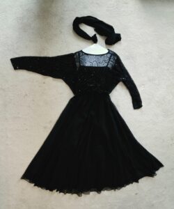 Jack-Bryan-Black-Sequin-and-Chiffon-Evening-Dress-with-belt-Copy