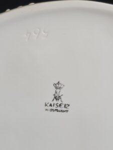Kaiser-Porcelain-Figurine-The-Letter-by-W.-Gallant-fourth-image
