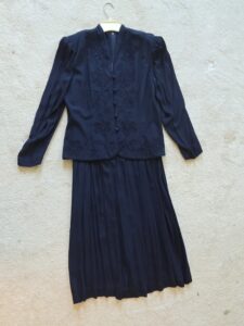 Karin-Stevens-Navy-Blue-Beaded-Floral-Embroidered-Jacket-and-Pleated-Skirt-Set-Copy