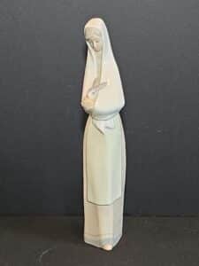 Nao-by-Lladro-Girl-with-Rabbit-Porcelain-Figurine