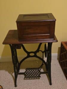 Singer-Sewing-Machine-with-Treadle-Base-and-Cabinet