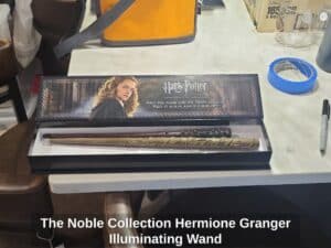 The-Noble-Collection-Hermione-Granger-Illuminating-Wand