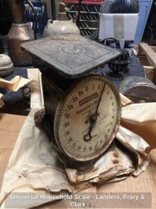 Universal-Household-Scale-Landers-Frary-Clark