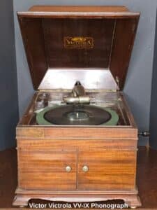 Victor-Victrola-VV-IX-Phonograph