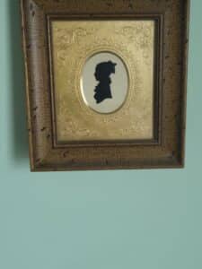 Victorian-Cut-Paper-Silhouette-Portrait-with-Gilt-Frame