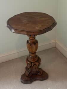 Victorian-Walnut-Pedestal-Table-second-image