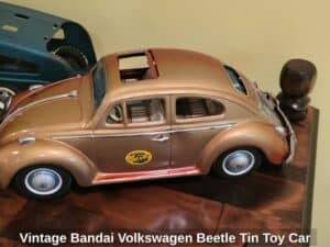 Vintage-Bandai-Volkswagen-Beetle-Tin-Toy-Car