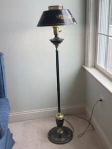 Vintage-Black-and-Gold-Toleware-Floor-Lamp-fifth-image