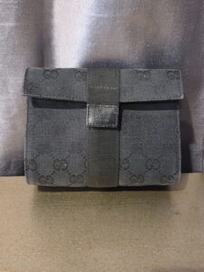 Vintage-Gucci-GG-Monogram-Canvas-Clutch-Pouch