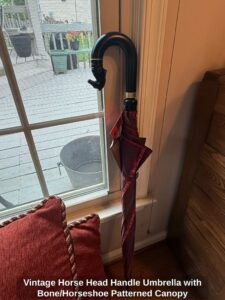 Vintage-Horse-Head-Handle-Umbrella-with-Bone-or-Horseshoe-Patterned-Canopy