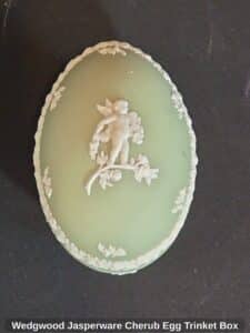 Wedgwood-Jasperware-Cherub-Egg-Trinket-Box-second-image