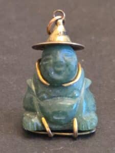 k-Gold-Carved-Jadeite-Buddha-Pendant-with-Chinese-Character