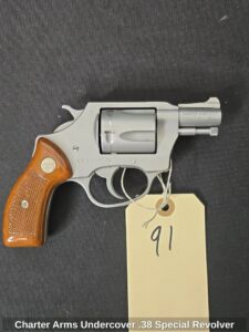 Charter-Arms-Undercover-.-Special-Revolver-second-image