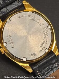 Seiko-N-Quartz-Day-Date-Wristwatch-third-image