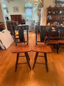 Canadian-Made-Wooden-Swivel-Bar-Stool-fourth-image