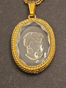 Glass-Cameo-Pendant-Necklace-second-image