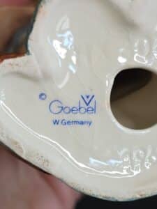 Goebel-Shepherd-Holding-Lamb-Figurine-third-image