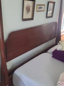 Henkel-Harris-Solid-Cherry-Queen-Four-Poster-Bed